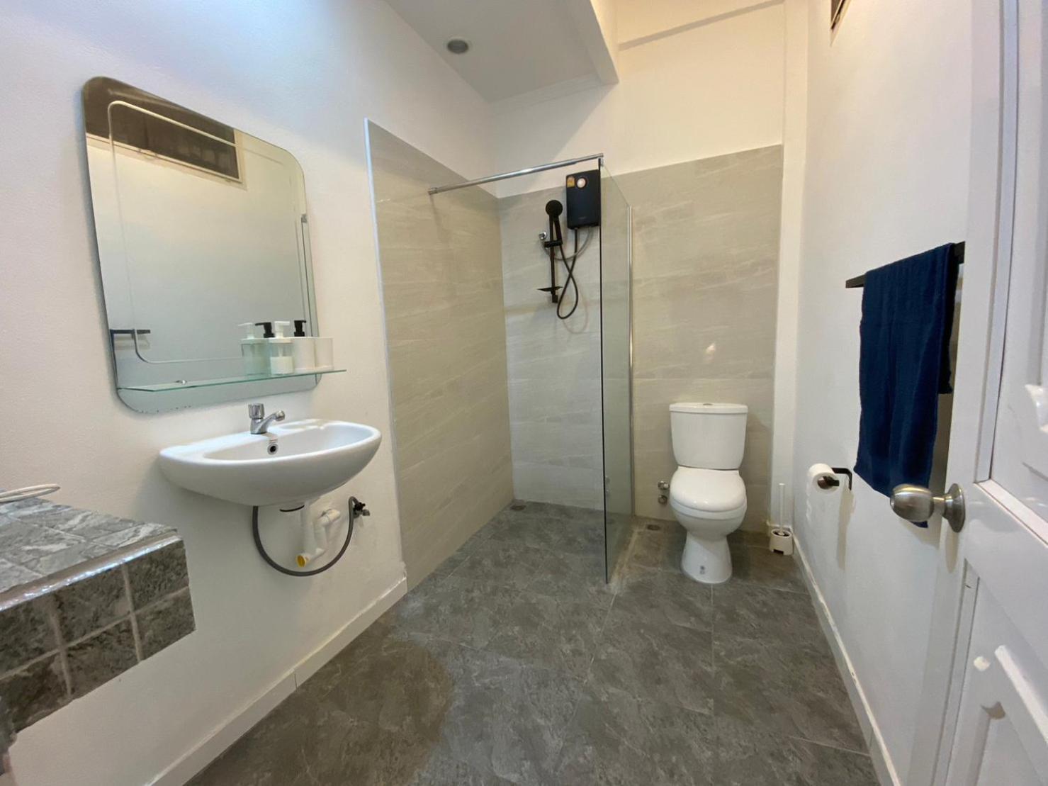 בנגקוק Homey Stay And Cafe By Hematoa מראה חיצוני תמונה