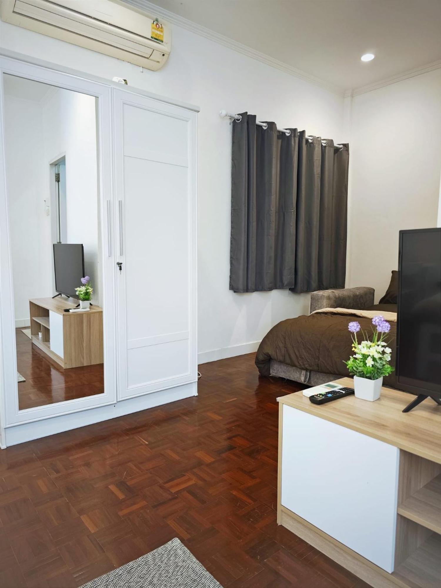 בנגקוק Homey Stay And Cafe By Hematoa מראה חיצוני תמונה